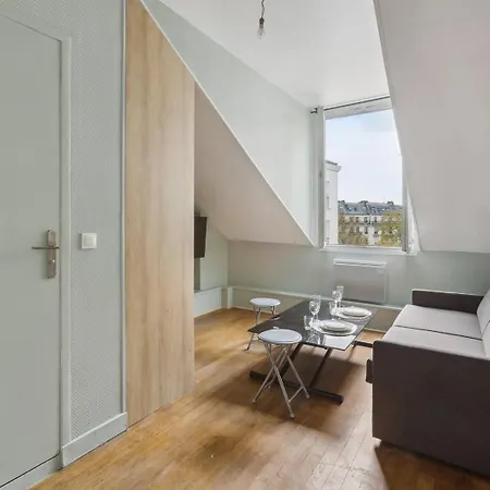 Apartman 512 Folie - Superb In *